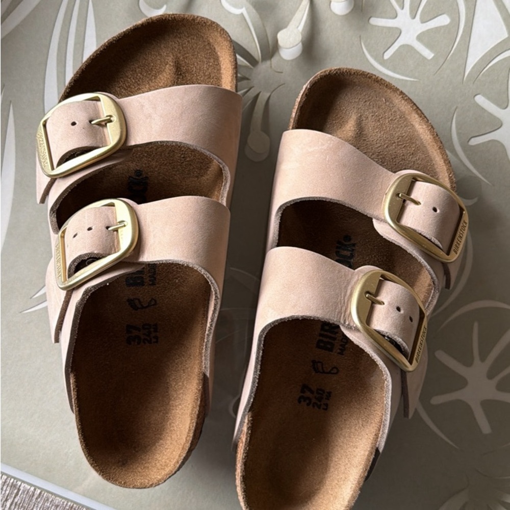 Birkenstock Arizona 7 - Cream with Gold Buckles